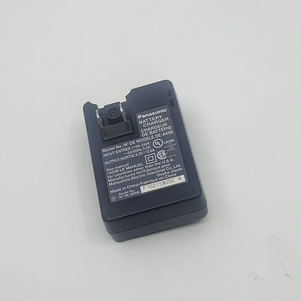 Panasonic Lumix DE-A45B Charger for CGA-S007A Li-Ion Battery Genuine